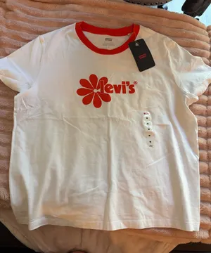 Levi’s Shirt Women’s Medium Tee thumbnail 1