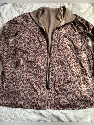 Beautiful reversible leopard thumbnail 1