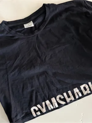 Gymshark Black/White Fraction Crop Top. Size Large thumbnail 2