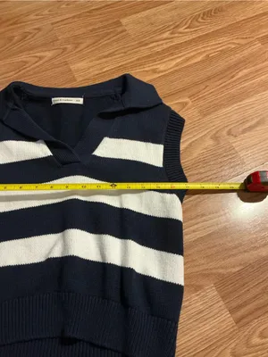 Moon & Madison Navy & White Striped Collared V‑Neck Knit Sleeveless Sweater thumbnail 4