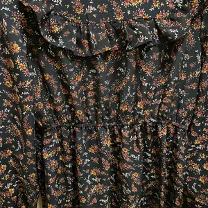 Bohme Modest Long Sleeve Smocked Floral Ruffle Midi Dress Size M thumbnail 4