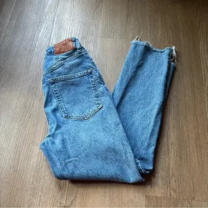 Urban Outfitters BDG Edie High Waisted Raw Hem Skinny Jeans Size 27 thumbnail 2