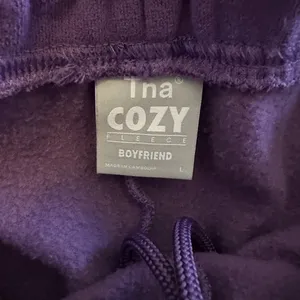 Aritzia TNA Cozy Boyfriend Fleece Purple Shorts thumbnail 5