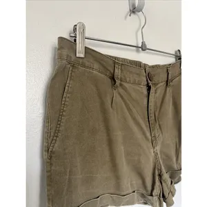 Hinge Shorts Cuffed Olive Green Stretch Mini Size Small Small Pockets thumbnail 4