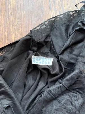 Vintage Women’s Vanity Fair Black Lace-Trim Light Full Slip Dress - Size 34 thumbnail 4