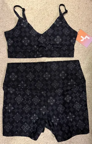 JoyLab Biker shorts and sports bra thumbnail 1
