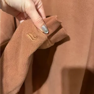 Fabletics crewneck thumbnail 4