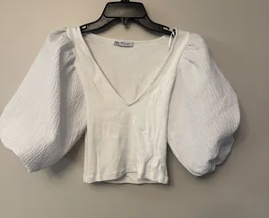 Zara White V-Neck Puff Sleeve Crop Top thumbnail 1
