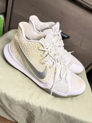 Nike Kyrie 3 Sneakers Men’s Shoes Size 10 thumbnail 2