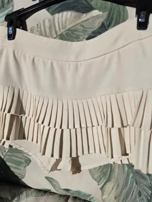 Edikted Double Pleated Miniskort Cream XS thumbnail 4