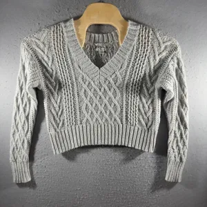 3276 | American Eagle Cable Knit Cropped V-Neck Sweater Gray Womens Small thumbnail 1