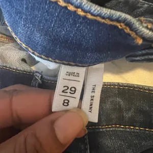 LOFT The Skinny Dark Wash Jeans Women's‎ Size 28/8 thumbnail 3