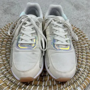 Adidas Women's Retrorun Running Shoes Sneakers GV7374 in Chalk White Size 7 thumbnail 3