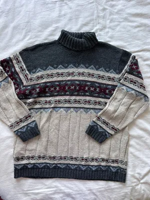 Winter Sweater Size L thumbnail 1