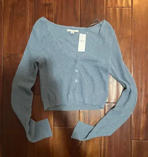 American Eagle Outfitters Sweater thumbnail 1