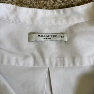 MM Lafleur Nichols Button Up Light Grey Button Top Women’s Size XS thumbnail 6