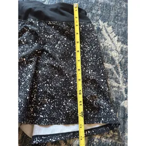 Lululemon Circuit Breaker Skirt Skort Black/White Splatter Size 8 Pleated Back thumbnail 6