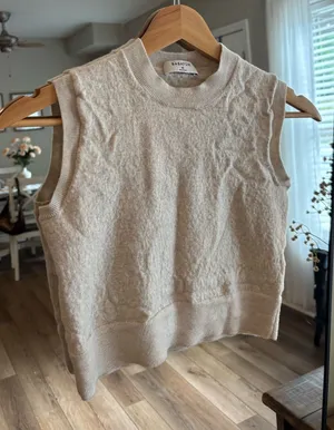 Aritzia Babaton 100% wool top thumbnail 1