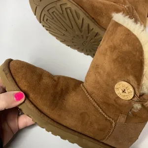 UGG Australia Bailey button short boots chestnut size 6‎ thumbnail 8