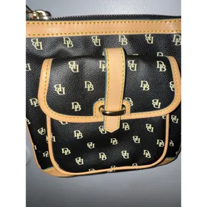 Dooney & Bourke MONOGRAMMED TAN BLACK LEATHER‎ CROSSBODY BAG MINT P thumbnail 2