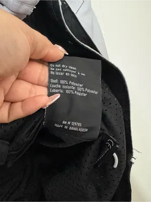 Pre-owned L.A. Idol black skinny jeans in good condition. Features a faded black thumbnail 15