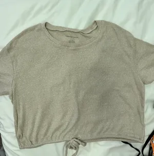 American Eagle Outfitters Top thumbnail 1
