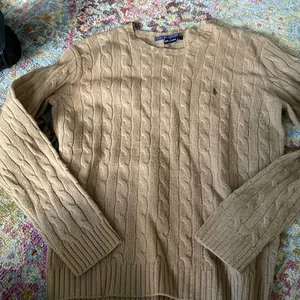Ralph Lauren sweater in excellent cond thumbnail 1