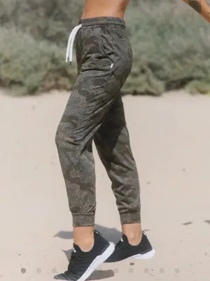 Feat Womens XL Roam‎ Combat Camo Joggers Outdoor Travel thumbnail 2