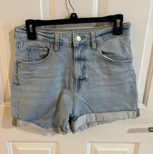 H&M Women’s Jean Shorts thumbnail 1