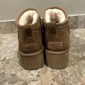 UGG Ultra Mini Platform Chestnut Women's Size 8 thumbnail 3