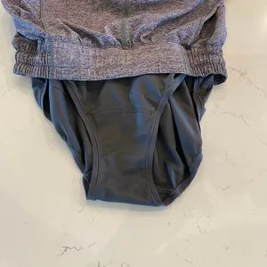 Lululemon Hotty Hot Short II Long‎ 4" Size 6 Tall thumbnail 7