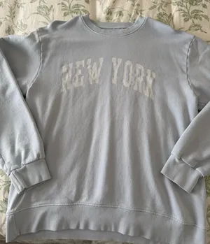 Brandy Melville Sweatshirt New York thumbnail 1