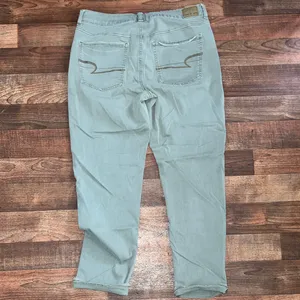American Eagle Outfitters Light Green Cropped Jeans thumbnail 4