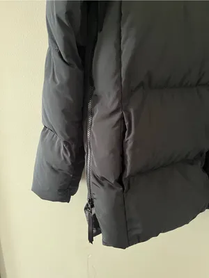 Fabletics Womens Black Hooded Puffer Jacket Large Winter Coat Athleisure Travel thumbnail 3