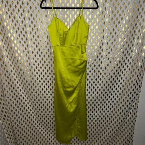 Forever 21 full length gown dress with slit neon green satin silk size XS thumbnail 2