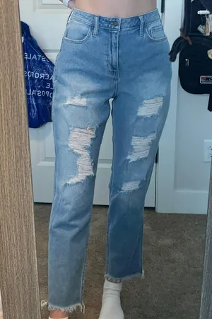 Ripped Mom Jeans thumbnail 1