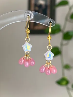 Handmade czech glass mini star & pink teardrop beads earrings🩷💫 thumbnail 2