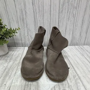 Womens Size 38 US7 UGG Classic Brown Suede Perforated Ankle Booties thumbnail 2