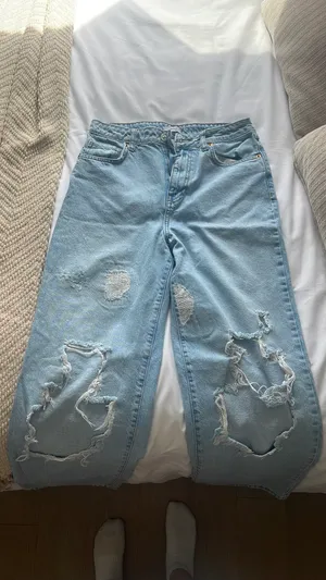 Forever 21 High Top-Waisted Jeans thumbnail 3