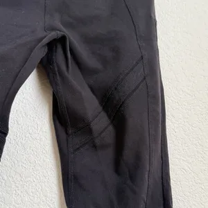 ALO Yoga Black Cropped Leggings Size S thumbnail 5