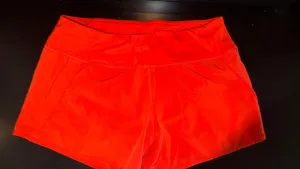 Shorts Red Size M thumbnail 1
