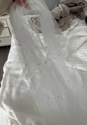 Bridal pearl veil finger tip length White Size none thumbnail 1