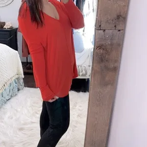 FREE PEOPLE size small oversized longsleeve top thumbnail 3