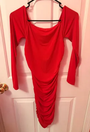 Red long sleeve crunchy dress Size M thumbnail 1