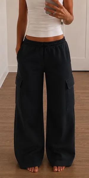 SKIMS Fleece Cargo Sweatpants thumbnail 1