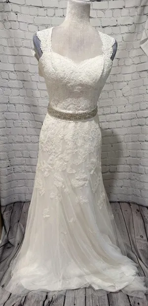 NWT David’s Bridal Ivory Cap Sleeve Lace Trumpet Wedding Dress Size 2 - $599 thumbnail 1