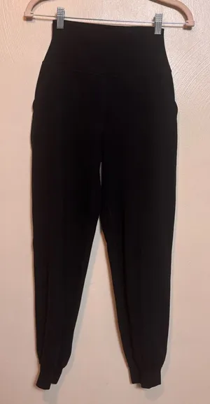Golden Aritzia Lux‎ Women’s Joggers Pockets Casual Workout Stretch Black Size 4 thumbnail 1
