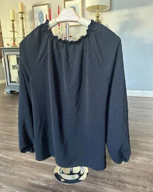 Lauren Conrad LC Black Ruffled Quarter Sleeve Blouse w/Tie thumbnail 2