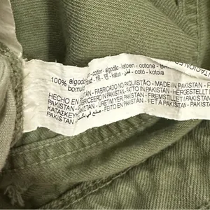 ZARA High-Waisted Wide-Leg Jeans – Olive Green with Raw Hem thumbnail 5