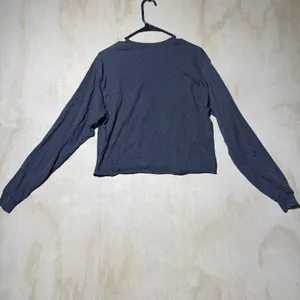 Tapatio Womens M Crop Top Long Sleeve Hot Sauce Graphic Tee Gray Raw Hem thumbnail 4